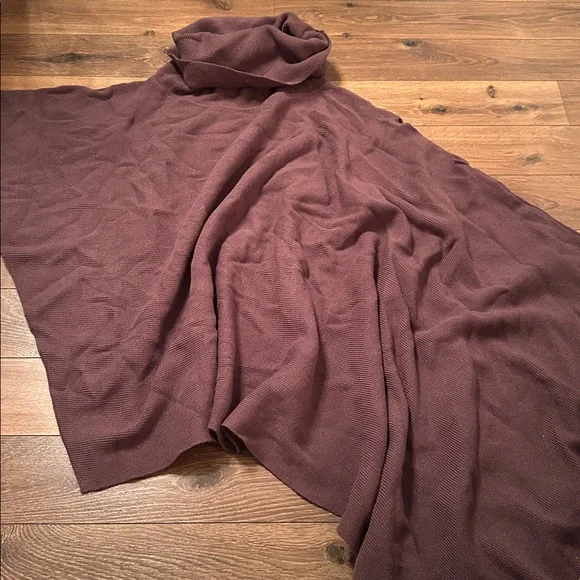 ZARA Asymmetric cape. Small. Turtleneck. - Picture 2 of 8